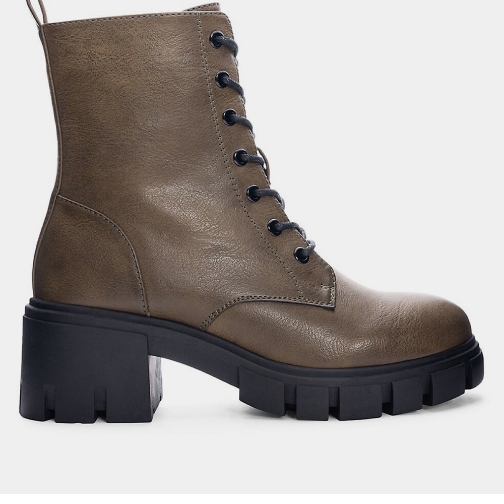 Dirty Laundry Women's Newz Lace-Up Boots
